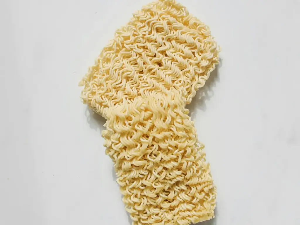 Crunchy Instant Noodles Snack